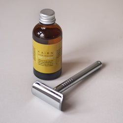 Metal razor and shave oil kit from Kairn